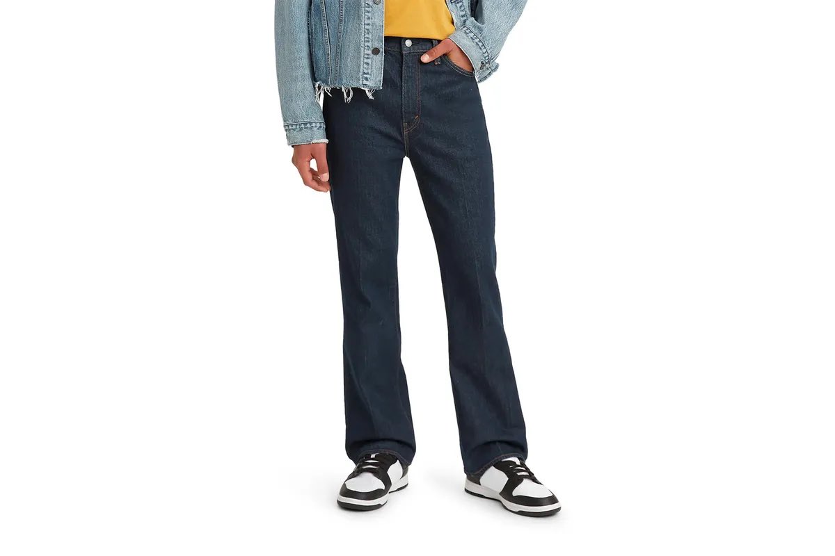 Menurut <a href="/GQStyle/">GQ Style</a> model celana cutbrai atau bootcut/flared pant akan menjadi trend di tahun 2022 ini.