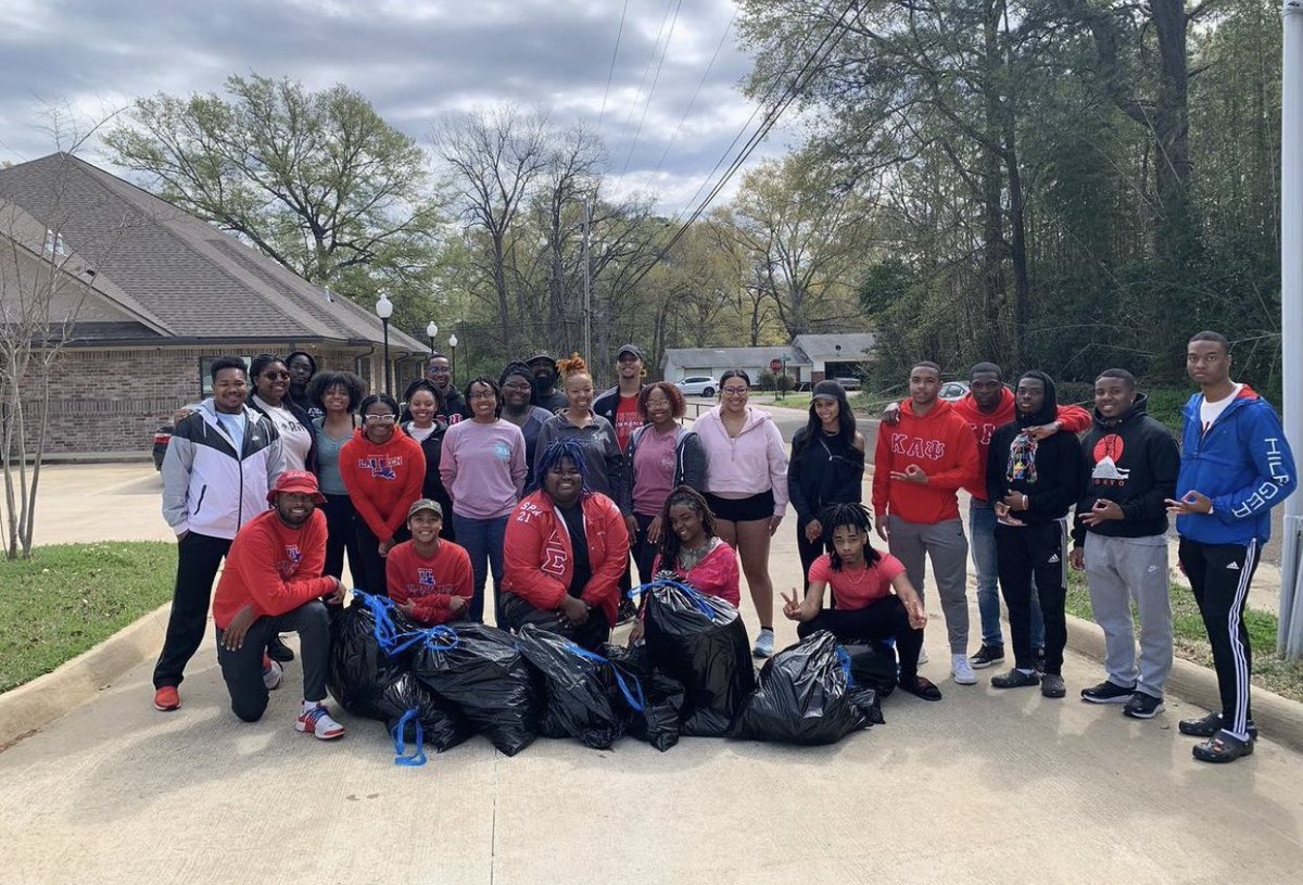 LaTechBSU's tweet photo. Thanks to everyone who came to our neighborhood cleanup! See you Monday! #whatthepeoplewant🖤 https://t.co/VrCAWQ1Uuz