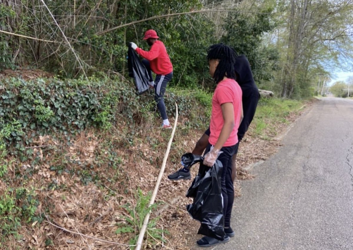 Thanks to everyone who came to our neighborhood cleanup! See you Monday! #whatthepeoplewant🖤