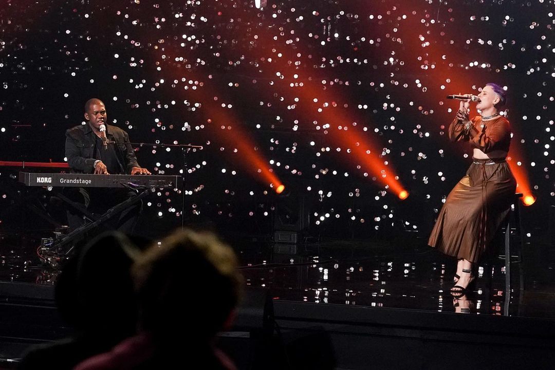 #HollywoodWeek continues right now on <a href="/AmericanIdol/">American Idol</a>! Is 2 better than 1? Find out 👀 ! #americanidol #hollywoodweek #yolionidol