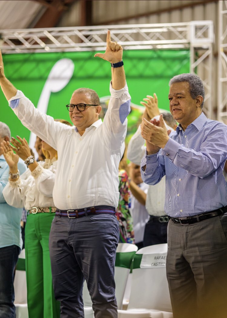 Sec_Innovacion's tweet photo. .@LeonelFernandez sin palabras lo expresado HOY en SDE-C2 bienvenido Cros @castillorafael1 @winstonbd @walkiria_medina Desde la Secretaría IDyT de @FPcomunica nuestro Secretario @fernandofdezc les da la bienvenida.
#IDyT #Innovación #Desarrollo #Tecnología #FP #FuerzaDelPueblo https://t.co/CPfah6JilP