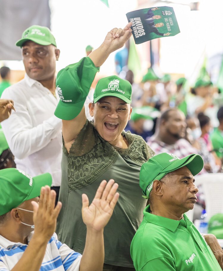Sec_Innovacion's tweet photo. .@LeonelFernandez sin palabras lo expresado HOY en SDE-C2 bienvenido Cros @castillorafael1 @winstonbd @walkiria_medina Desde la Secretaría IDyT de @FPcomunica nuestro Secretario @fernandofdezc les da la bienvenida.
#IDyT #Innovación #Desarrollo #Tecnología #FP #FuerzaDelPueblo https://t.co/CPfah6JilP
