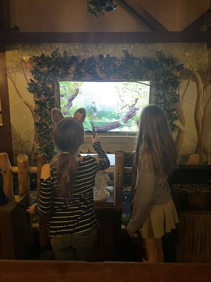 MsJamieShoup's tweet photo. #Magicquest https://t.co/e3Vs21hpL1