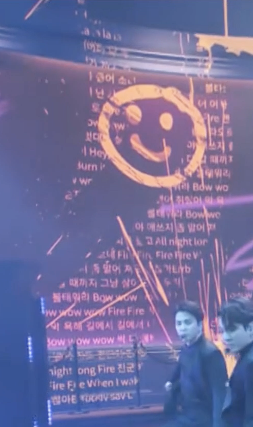 dotorimulmandu's tweet photo. 뒤에 있는 가사랑 사진들 다시 화양연화 https://t.co/cZxf8U5MaX