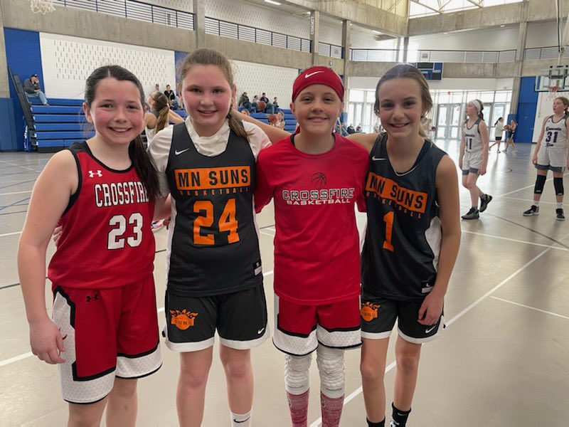 Rwheeler13's tweet photo. @OMGBAHoops 4 good friends from OMGBA 5th grade having to compete against each other today. https://t.co/TIgxwqLy0r