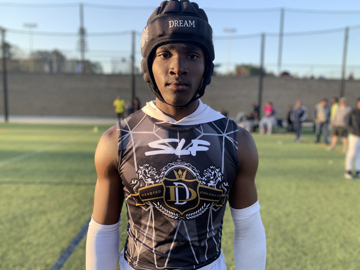 BHoward_11's tweet photo. 2024 Starkville HS (MS) ATH Braylon Burnside (@BraylonBurnside).
Burnside is a must watch player on both sides on the ball. He is shifty but also can flip to the defensive side & make plays w/ his ball skills.
Heβs a high upside player w/ 5 #D1 offers.
https://t.co/uiAnuqVfHp https://t.co/9QR7rRXZWT