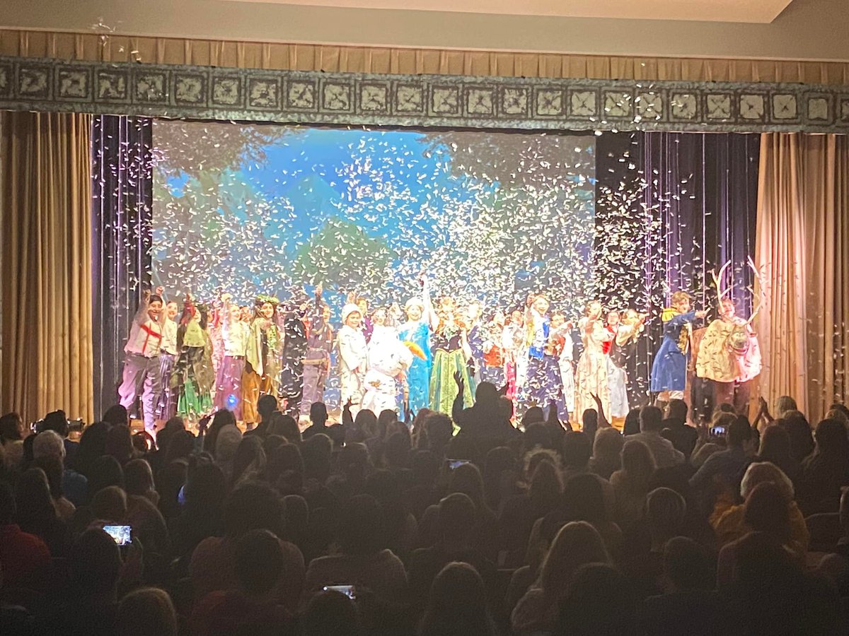 We were so proud to bring the joy of theater back to the Husky stage this weekend! Congratulations to our cast and crew of Frozen Jr. 2022. Thank you to everyone that came out to support our students! #Disney #Frozen <a href="/HowellTwpMSS/">Howell MS South</a>