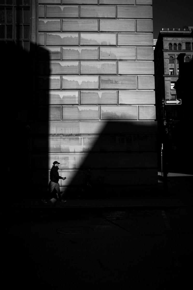 jaffomtl's tweet photo. #blackandwhitephotography #streetphotography #fujifilm #streetphotographer #Montreal #fuji #bnw #street https://t.co/SHBJ0TTa6z