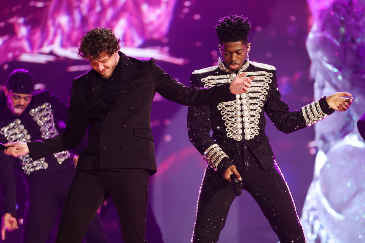 iHeartRadio's tweet photo. .@LilNasX @jackharlow dare me to make this our header photo. 👀🤣 #GRAMMYs https://t.co/v2AasPnfHZ