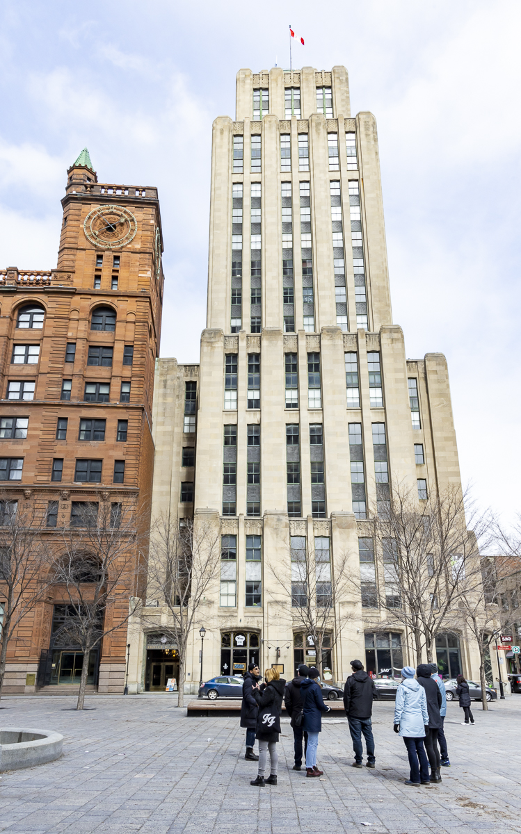 Montréal's Aldred Building is an art deco building situated on the perimeter of historic Place d'Armes square. It resembles New York City's Empire State Building, and both were completed the same year: 1931! 

📷: <a href="/evablue/">Eva Blue</a> #montreal #MTLmoments #architecturetwitter