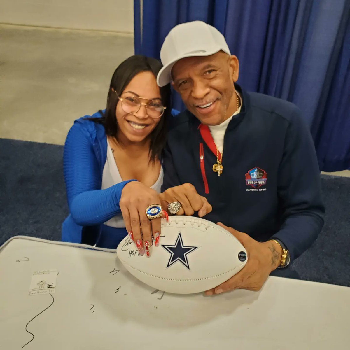 badredbone404's tweet photo. @88DrewPearson Thank you so much for making my birthday soooooo special!!! You are an amazingly kind person and I was blessed to meet you!!! I got you and @michaelirvin88 to sign my ball!! All I need now is @DezBryant and @_CeeDeeThree to sign it!! https://t.co/Jv6xQ0HE7I