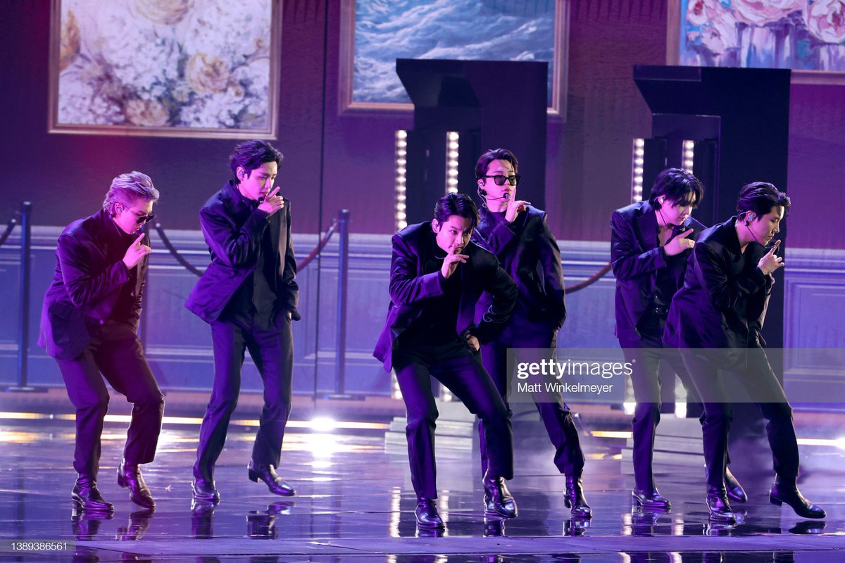 stigmaltr's tweet photo. — Algunas imágenes de @BTS_twt en los Grammys 2022.💜 https://t.co/a1sS2LGKY0
