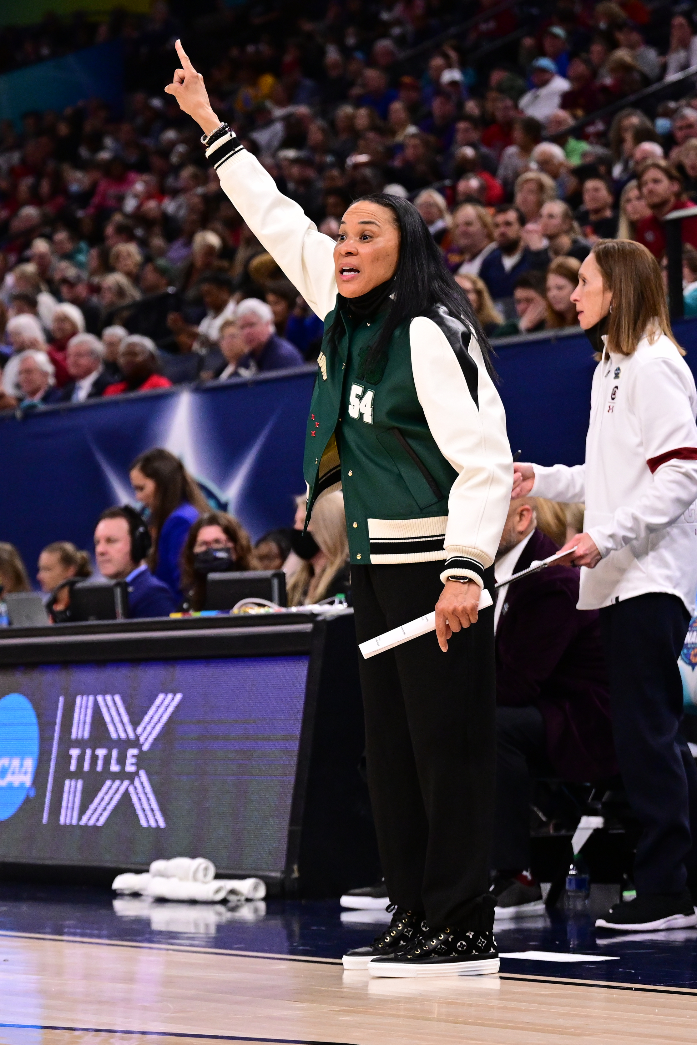 GQ Sports on X: Dawn Staley might just be the best-dressed coach in  basketball 🔥 #MarchMadness  / X