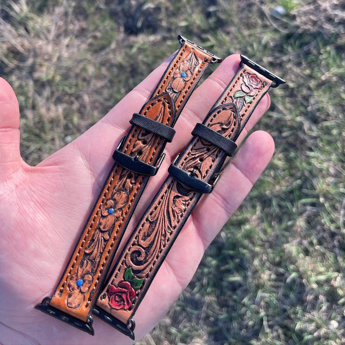 TWCustoms's tweet photo. FOR SALE! Couple Apple Watch bands up for grabs. Message me if you’re interested. I know you want one. #customleather https://t.co/tkMUiCeEnS