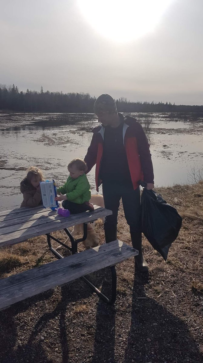 DHacheyNS's tweet photo. Litter pickup on the TransCanada trail just down from the house. Not much trash to pick up.. I've been picking up all I've seen for the last 10 years. :) @theSunGens #sungen https://t.co/qyH1MD22nE