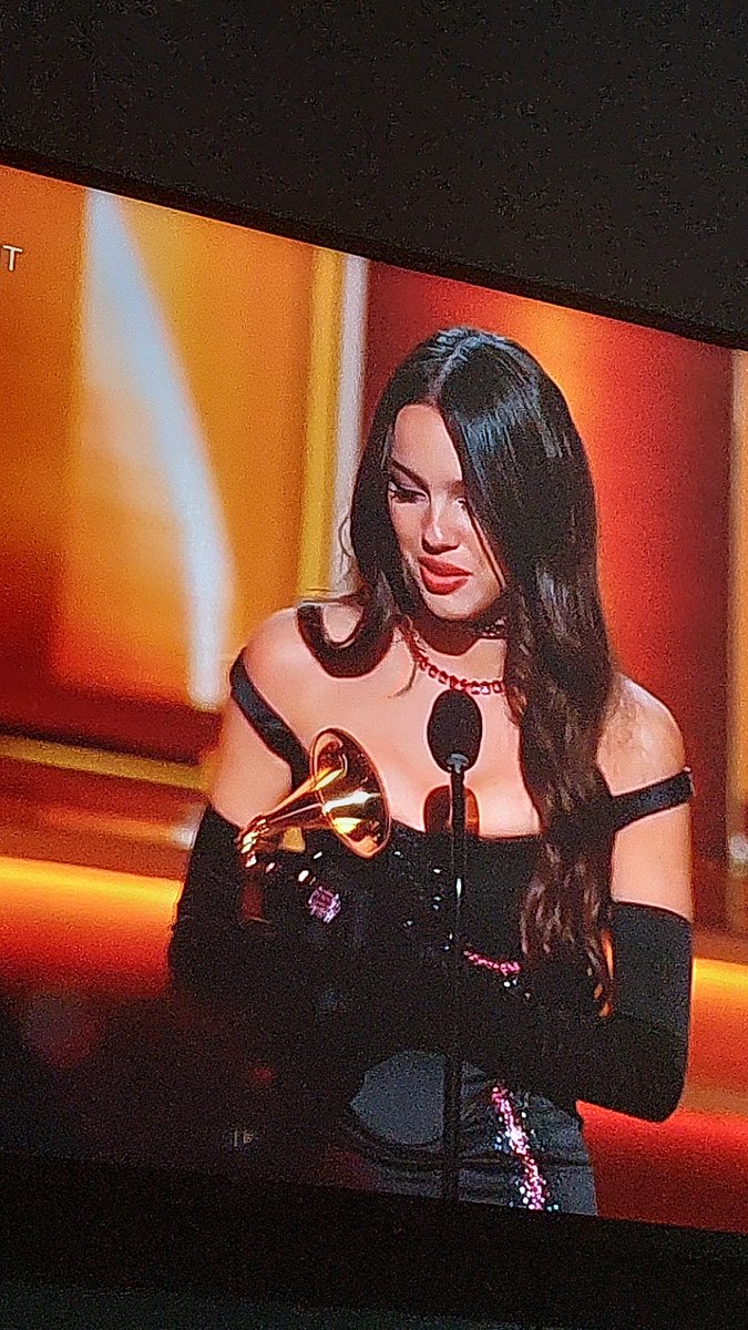 Papish0's tweet photo. OLIVIA RODRIGO GANO AL FIN!!!! AHHHH #GRAMMYsTNT Olivia Rodrigo best!!!!! https://t.co/d1cXX3URxw