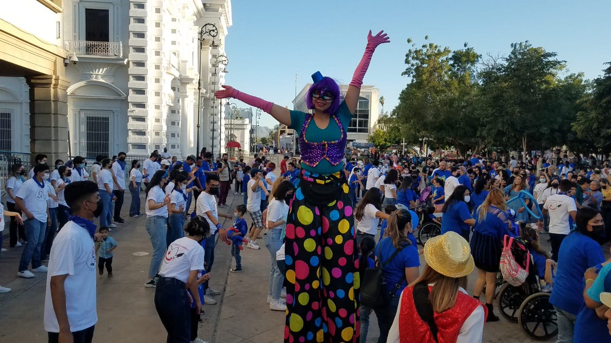 ElSolHermosillo's tweet photo. #Galería | Día Mundial de la Concientización sobre el Autismo en la plaza Zaragoza, en @ViactivaHMO celebran con el Festival Inclusivo 🎉 https://t.co/SV2LyeIqEz