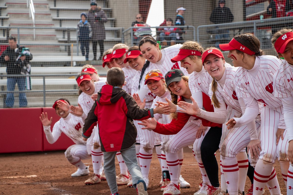 Wisconsin Softball tweet media
