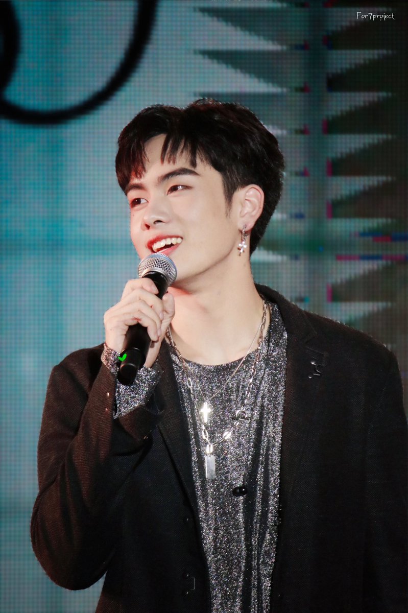 for7project's tweet photo. — งานแรกกับคุณซานต้าาา 🥺🤏🏻

#santyofsanta #santapp 
#7projectFanmeeting2022DDAY https://t.co/UdzK0i7ocU