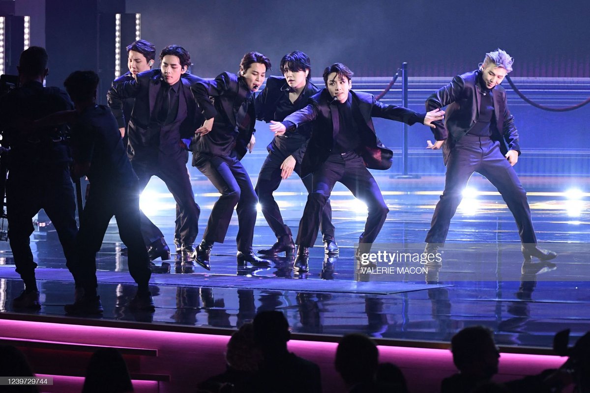 pg_bangtanbr's tweet photo. [#INFO1📸]04.04.22|

O BTS and Gr4mmy. Fotos Oficiais da perfomances dos Rapazes 

BTS BTS BTS 
@BTS_twt
#BTS #BTSARMY #방탄소년단 https://t.co/qBZ9yjc9Hl