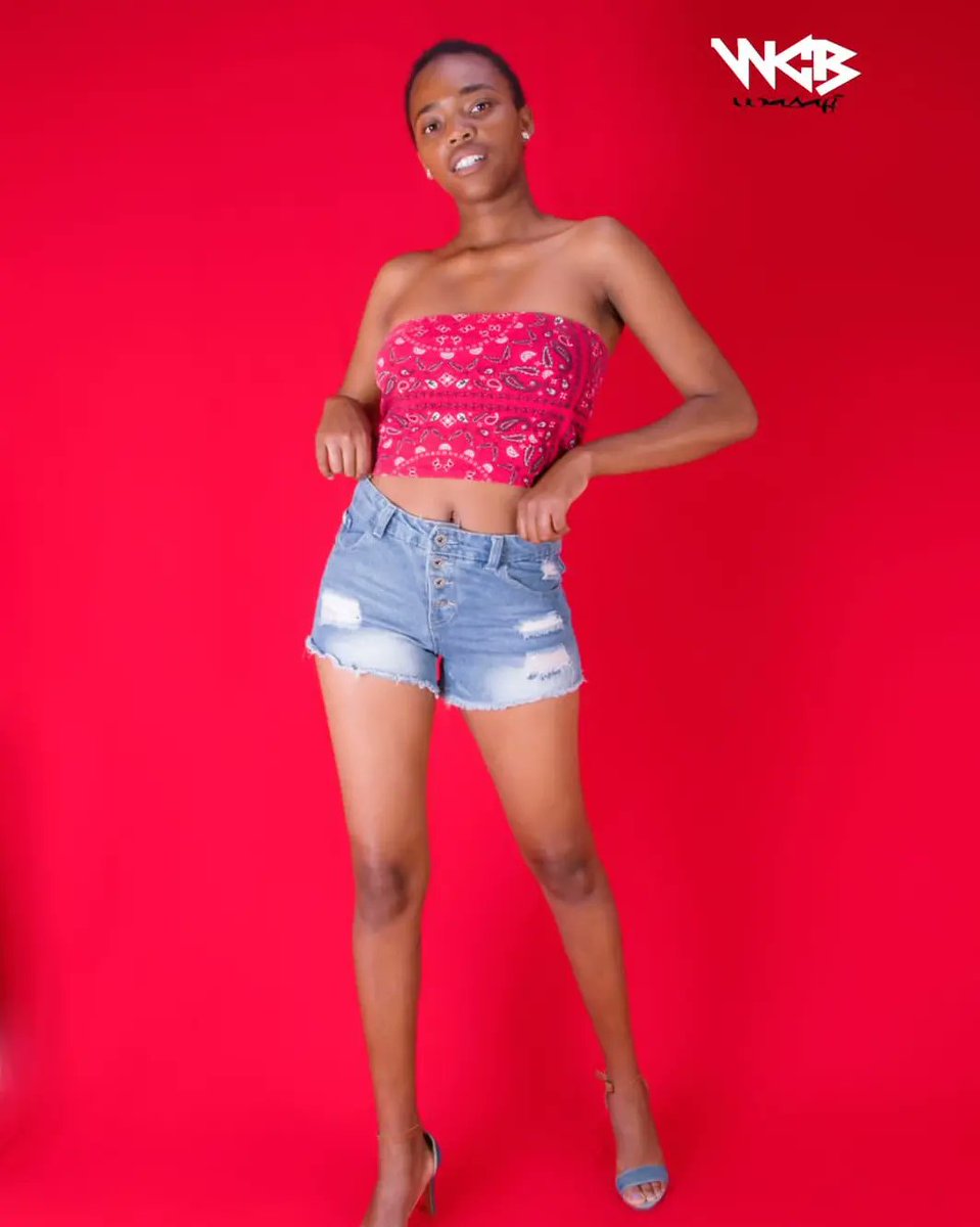 FlorianaMute's tweet photo. Throw Back .And guess what I still got that body 🔥❤️📸 By @Wcbwasafi_ DM for collaborations #model #contentcreator #influencer #collaboration #fashioninfluencer #fashionlover #longlegs #red #slimbody #outfit #dress #brandambassador #brallets #skirt #vintage #throwback #heels https://t.co/zPO9EaOEMj
