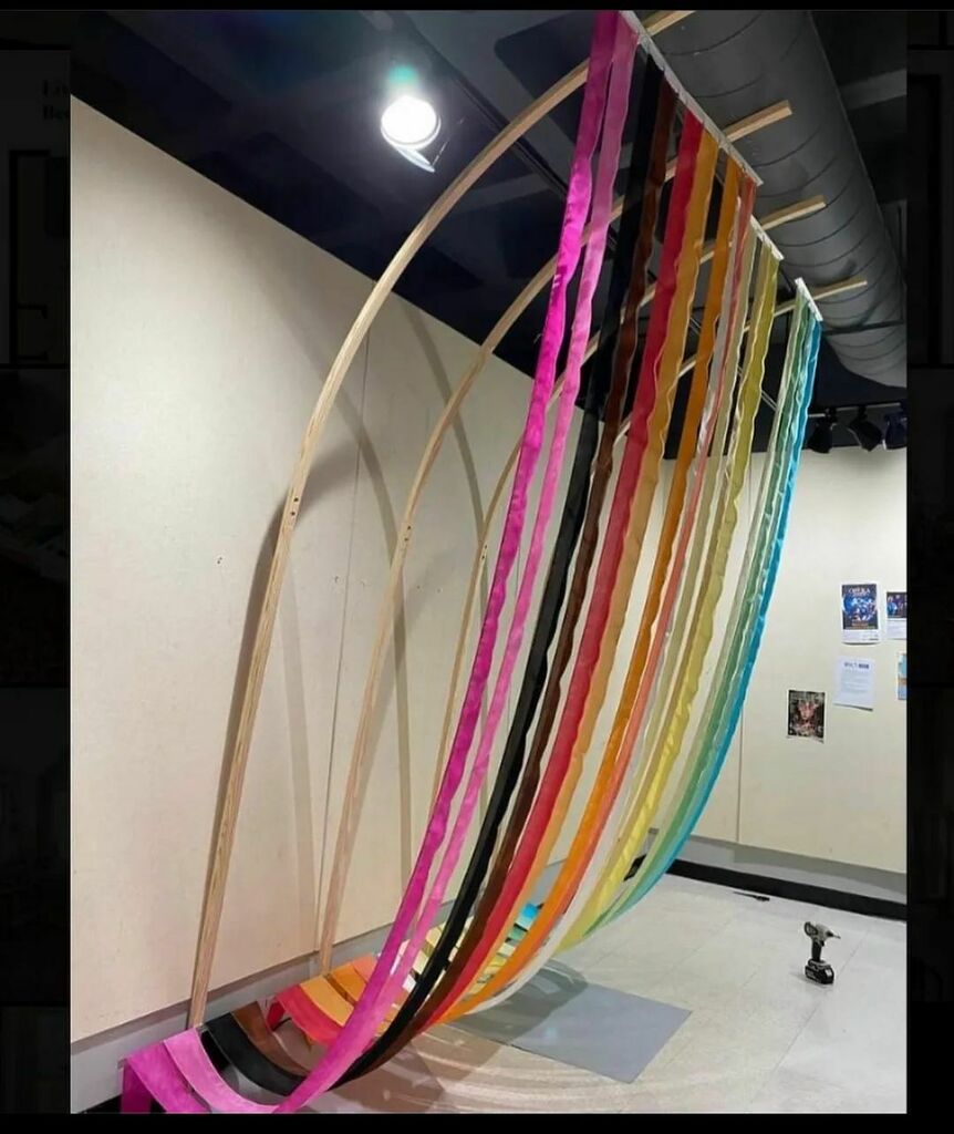 ecuartscomm's tweet photo. 🌞🌈🌙Check out this incredible piece by @bickleygreenc with fabricating expertise by @robinlhaller  @naynaytheartist @jebhed.sunshinebaby 
Follow the thread over on facebook to see where it’s headed next!
.
.
#ecuartscomm #ecusoad #ecutextiles 
Reposte… https://t.co/NpBvzMGYSJ https://t.co/21IzSBlFPw
