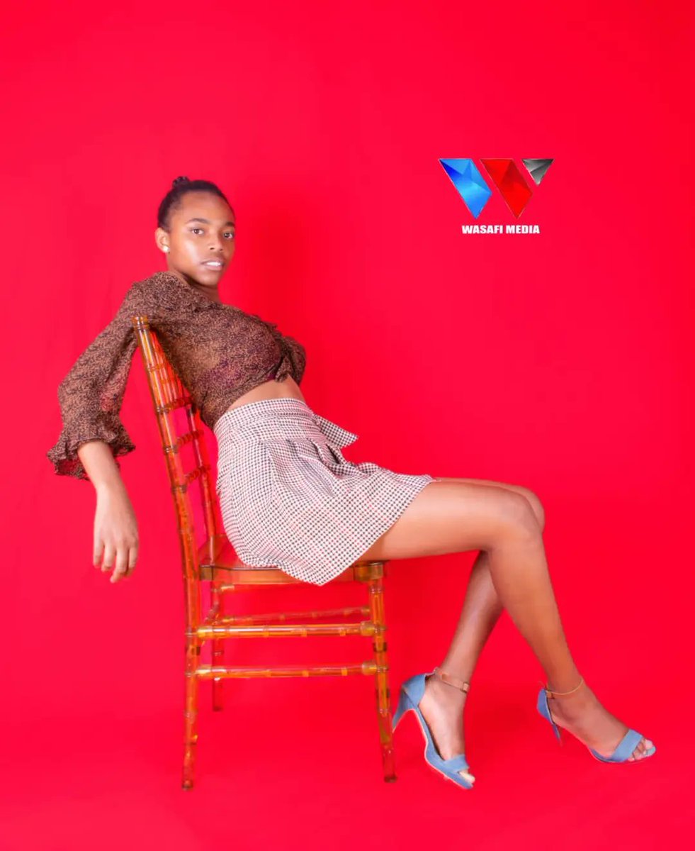 FlorianaMute's tweet photo. Throw Back .And guess what I still got that body 🔥❤️📸 By @Wcbwasafi_ DM for collaborations #model #contentcreator #influencer #collaboration #fashioninfluencer #fashionlover #longlegs #red #slimbody #outfit #dress #brandambassador #brallets #skirt #vintage #throwback #heels https://t.co/zPO9EaOEMj