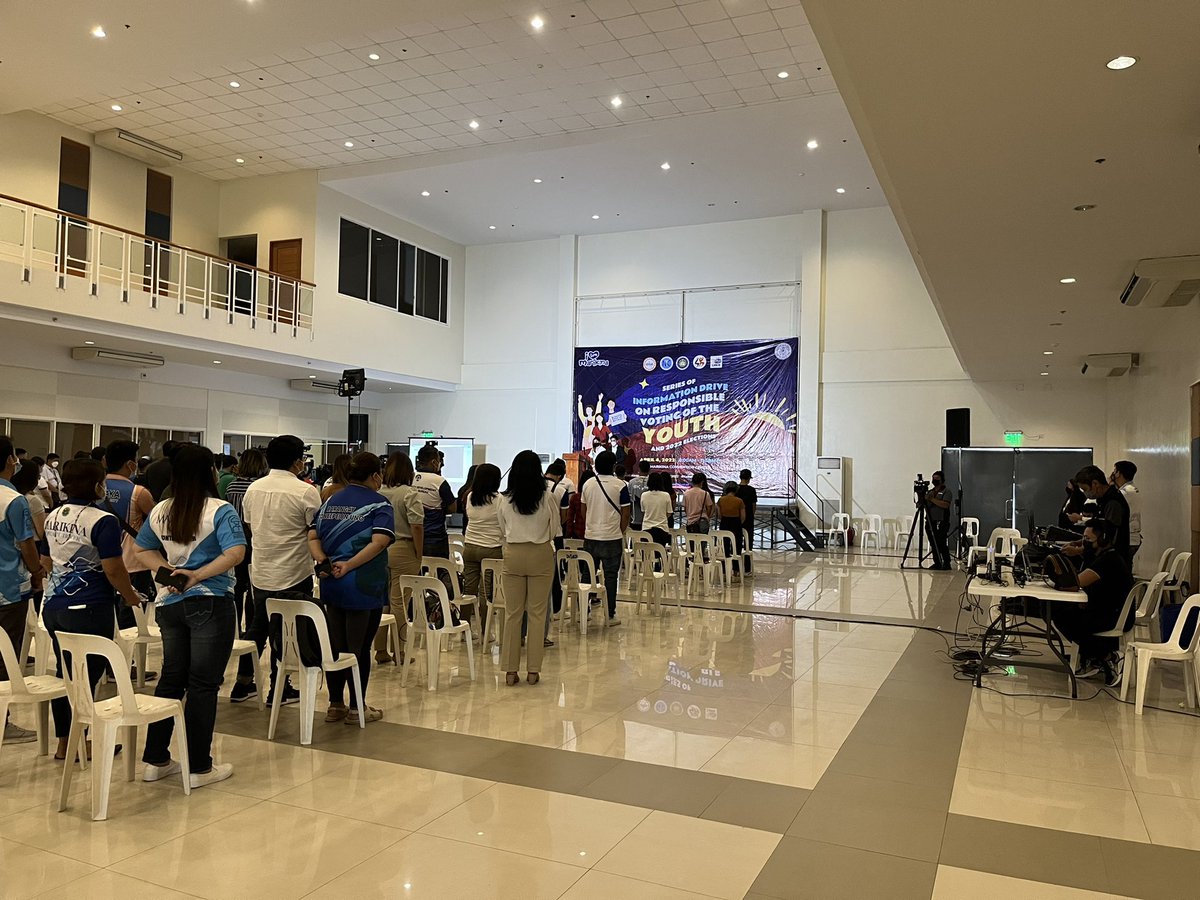 tncollaboratory's tweet photo. Good morning, Marikina ☀️

Nasa Marikina Convention Center kami ngayon kasama ng @DILGPhilippines, @NYCPilipinas, @radyocomelec, at mga Sangguniang Kabataan sa isang info drive on the youth and 2022 elections 💪 https://t.co/wNBiejDECi