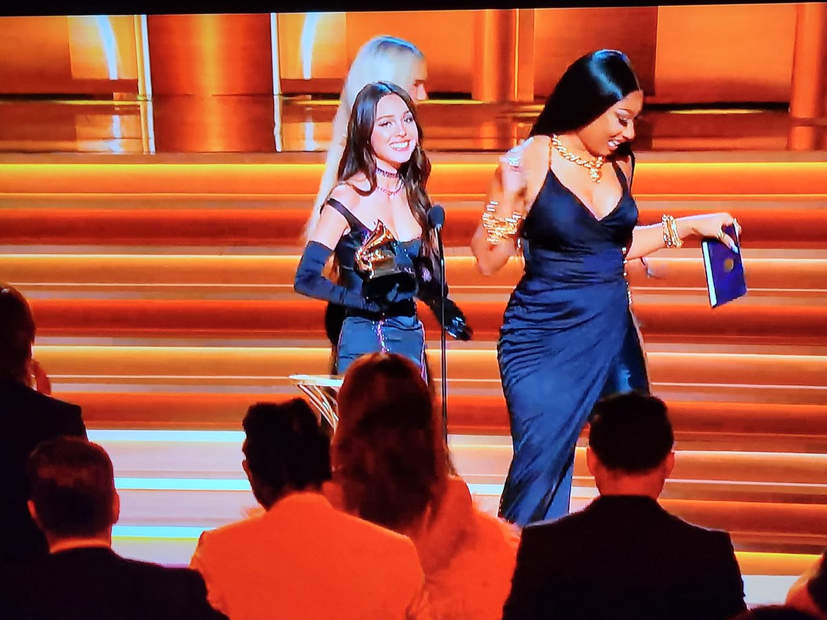 justinph615's tweet photo. Congrats to @oliviarodrigo 👏🎉 

#GRAMMYs #GrammyAwards #GRAMMYS2022 https://t.co/HPMvc9zjZo