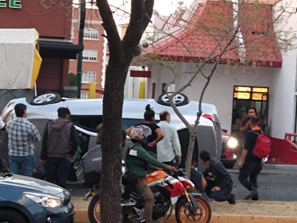 Evita la zona <a href="/CdSatelite/">Ciudad Satélite</a>