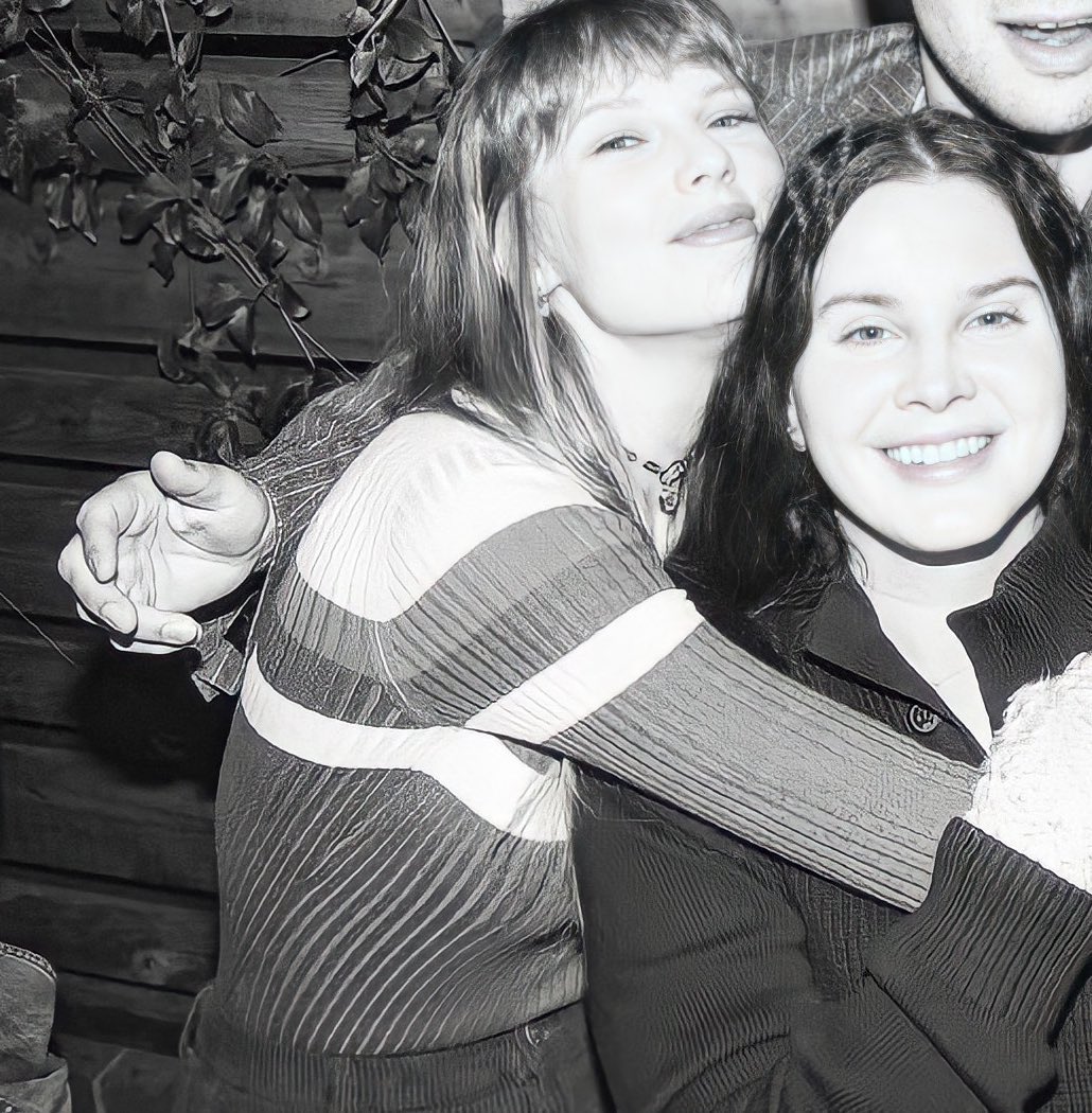 LDRWorld1's tweet photo. Avisa que são elas! Lana Del Rey e Taylor Swift juntinhas ❤️ https://t.co/kv1bdElrJo