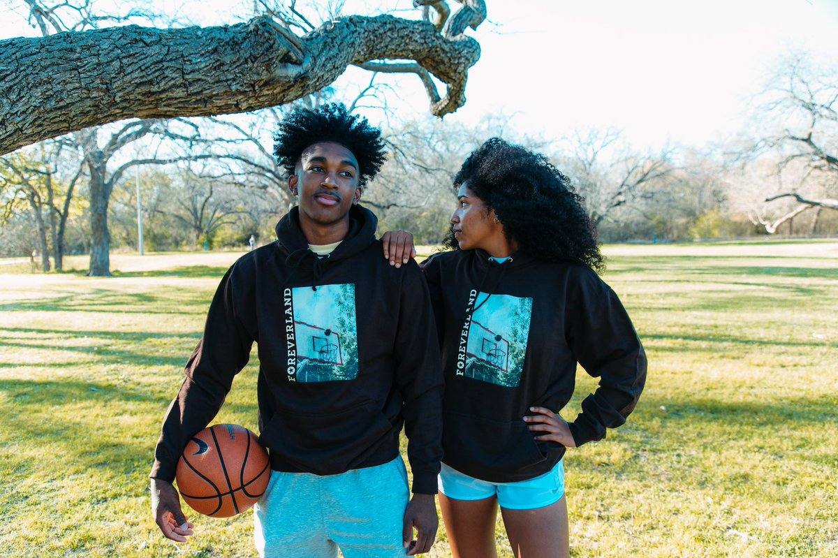 heythatsbritt's tweet photo. My models for the day!!! Way more than athletes yall 🏀🤩⚽️ https://t.co/3VJaZr1r0B