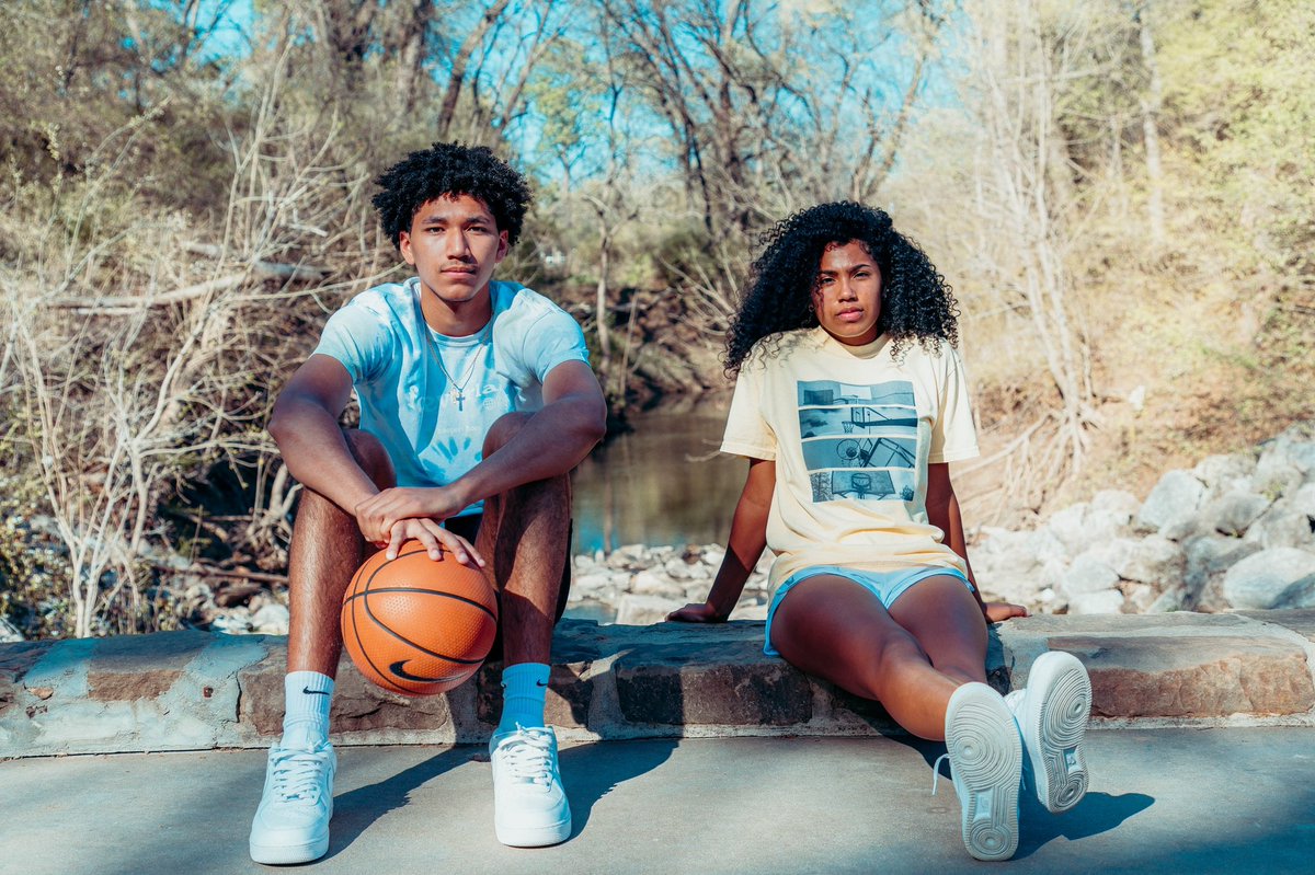 heythatsbritt's tweet photo. My models for the day!!! Way more than athletes yall 🏀🤩⚽️ https://t.co/3VJaZr1r0B