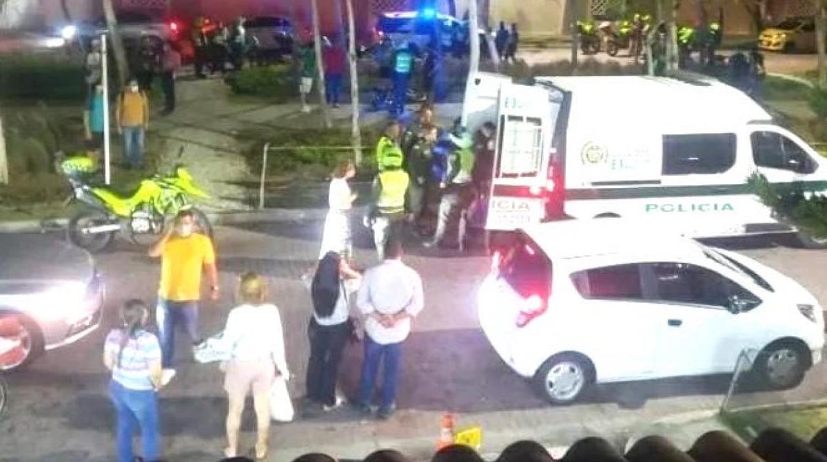 zonacero's tweet photo. Mujer atacó a policías con un arma traumática cuando atendían caso de riña
https://t.co/q22HYECcYa https://t.co/zOfKaKSM6V