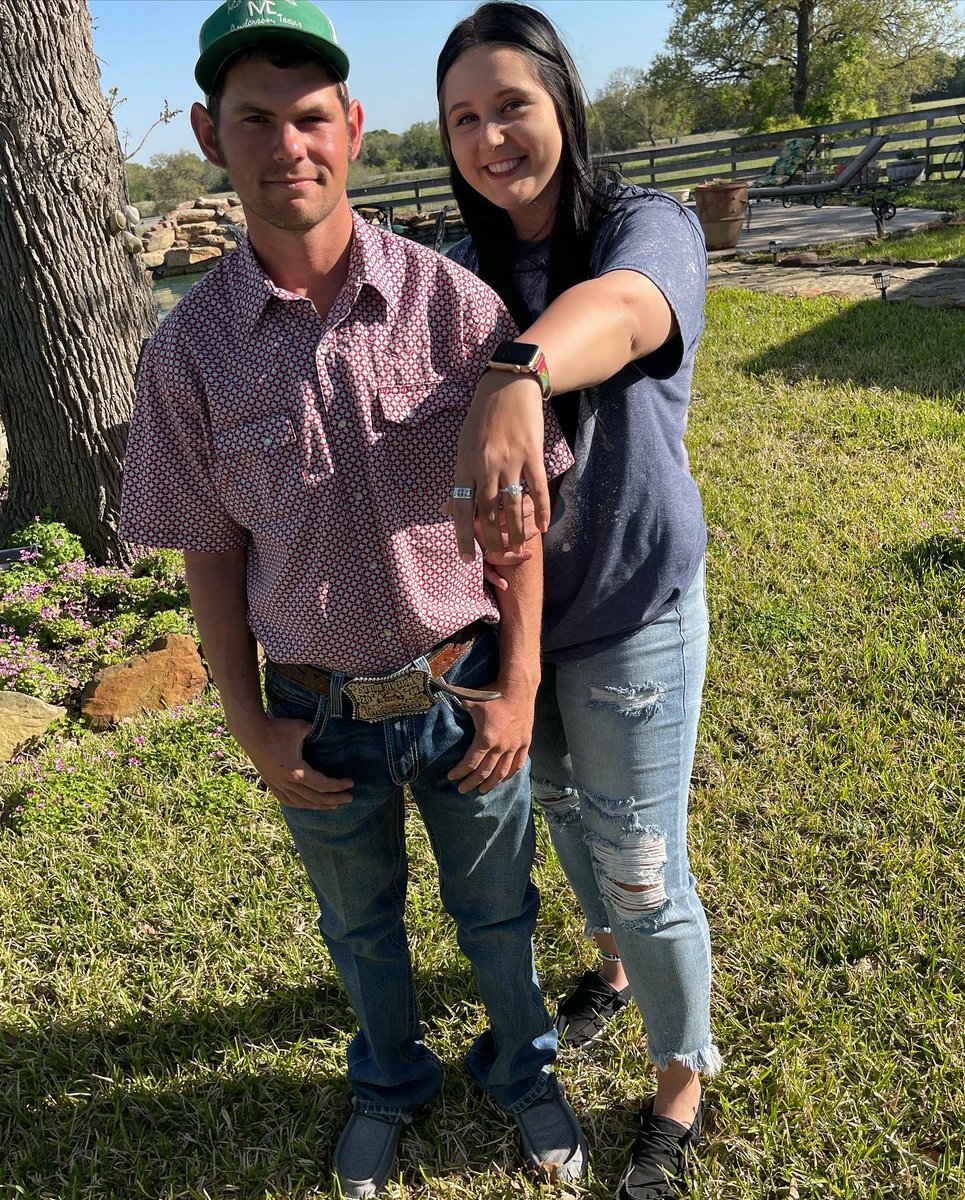shelbyyyroseeee's tweet photo. I got a whole fiancé 😭🤍🙌🏻 https://t.co/DppHzifUWD