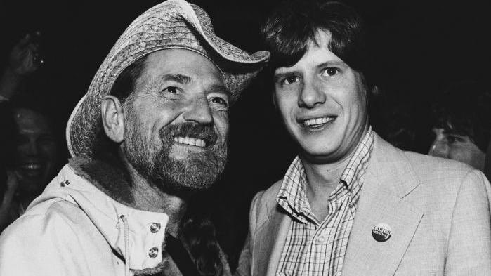 ampol_moment's tweet photo. Chip Carter, son of President Jimmy Carter, and Willie Nelson smoked weed on the White House roof. (1977-1981) https://t.co/euf7XrrMLo
