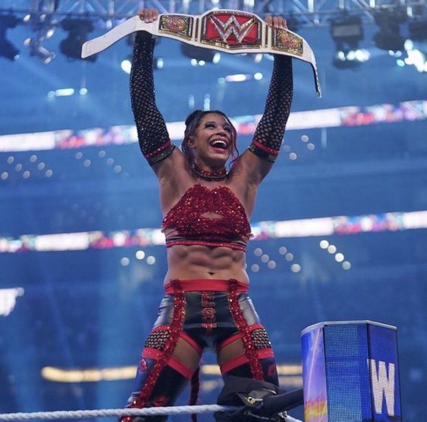 PublicEnemiesHQ's tweet photo. Black women are EVERYTHING #WrestleMania https://t.co/cacBEPLrd9