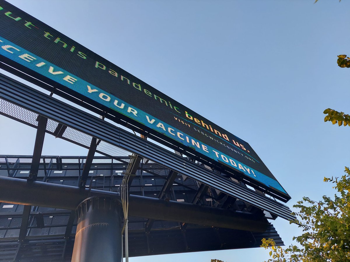 MurphysLedSigns's tweet photo. Billboard service in the Kansas surrounding area. Please contact me for more info. #billboard #led #Kansas #Wichita #Derby https://t.co/HnZ6Best8f