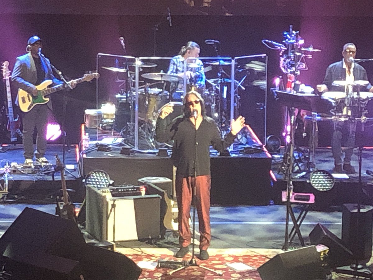 Reid_Spencer's tweet photo. One of my all-time favorite singer/songwriters ⁦@toddrundgren⁩ at the ⁦@theryman⁩ on Sunday night with ⁦@CandiceSpencer⁩. Next up ⁦Darryl Hall. https://t.co/psIqAXRp1M