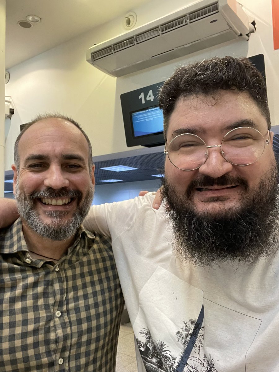 LegalEngXlator's tweet photo. Indo para Brasília, na primeira missão pós-pandemia. Serão três equipes, e a minha fará sete estados em 21 dias. Como amo o que faço!!! @ Aeroporto Santos Dumont. https://t.co/lzu3BmI5k4