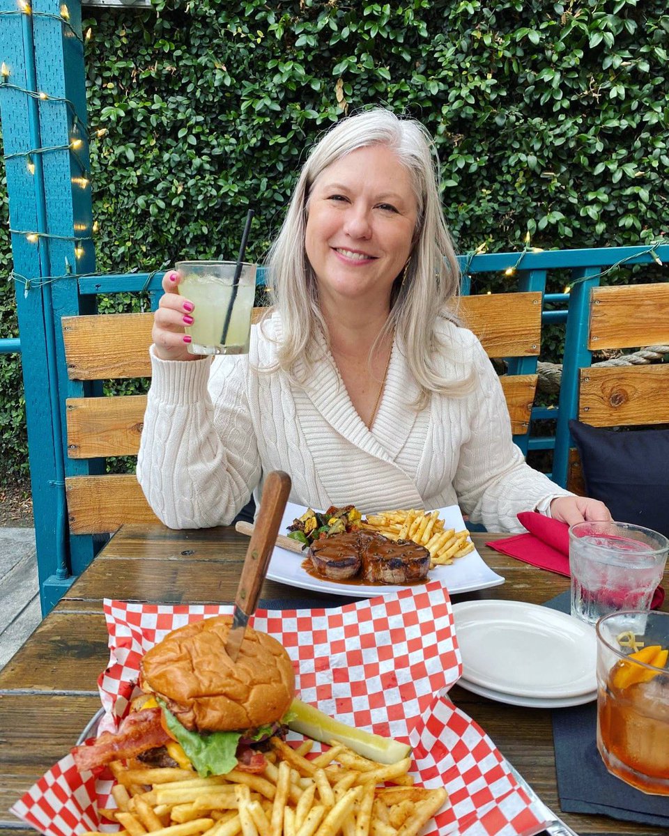 JennCabe's tweet photo. If you’ve been trying to decide whether to go to Chez Jay, here’s your sign that you should. Delicious everything. I am now inspired to create sauces, from scratch. 

Photo by my love BTG ❤️ 

@guthlife #chezjay #santamonica @OurSantaMonica @SantaMonicaBuzz @santamonicacity https://t.co/AArH7JXLxK