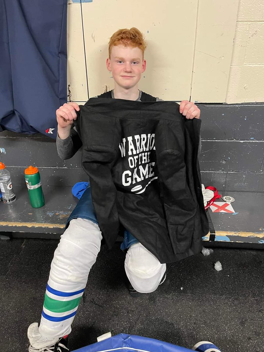 U15BParadiseWa1's tweet photo. Congrats to our @SEDMHA U15B Tourney MVP Mark Penney & our Captain and WOTG Kyle Button on the silver medal win against our own @U15AWarriors today! These two powerhouses bring stellar endurance and exceptional leadership every single shift! π
#rightonthebutton
@PmhaWarriors https://t.co/6kFdoGjsOx