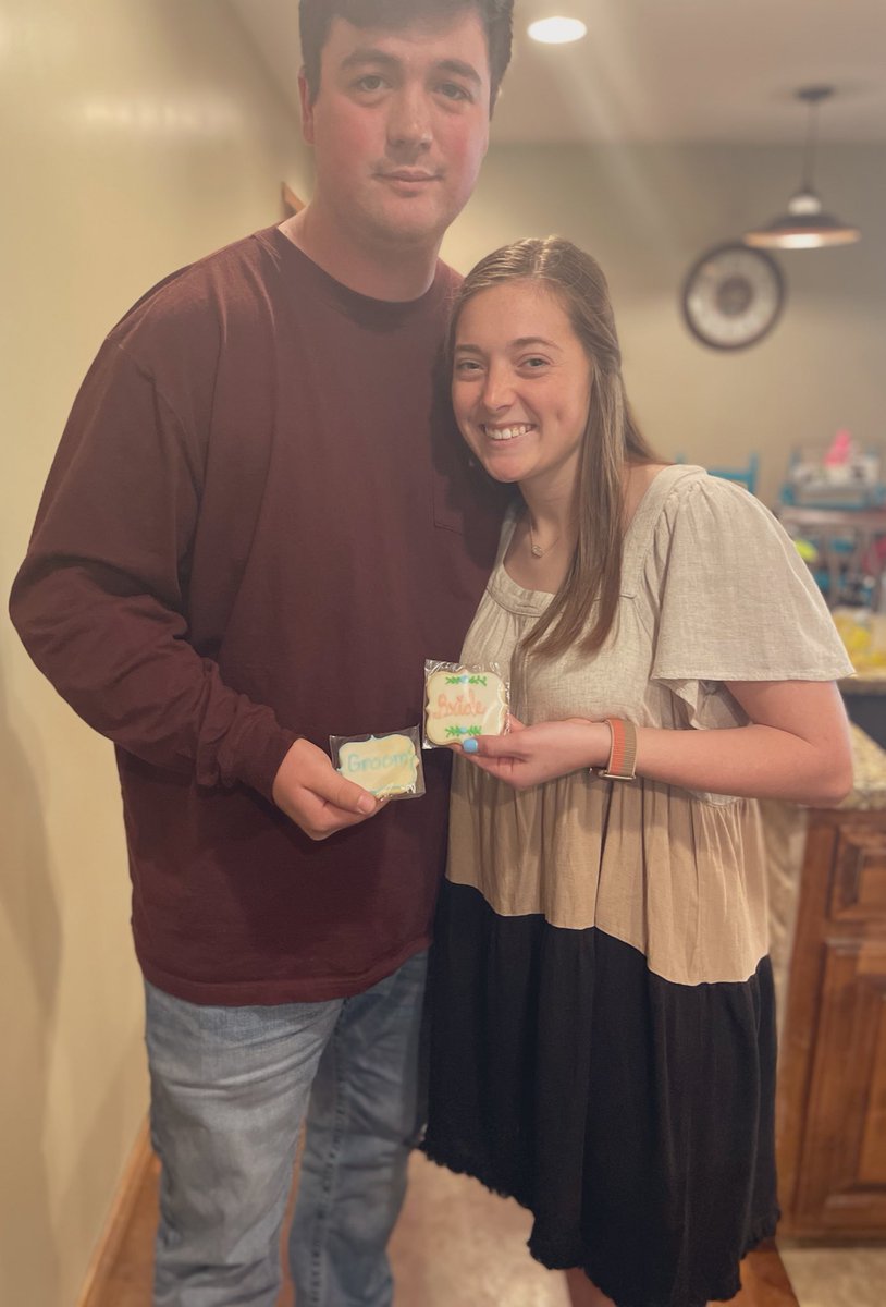ShelbyShows's tweet photo. My sweet fiancé🤩 https://t.co/vbQVVtyg4M