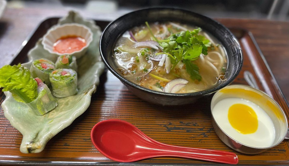 LamaDining's tweet photo. ラマからのご挨拶,
スープのうなずきは、寒い時期に最も愛される料理の1つです。 スープは心を落ち着かせ、空腹の暴力を落ち着かせ、その日の緊張を取り除き、食欲を目覚めさせ、洗練させます.
私たちのレストランでは:
1.チキンフォー 2.トムヤムフォー
3.アジアンランチセット
#ADLama #StopW https://t.co/P2BDwcVNHq