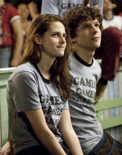 litlefishes's tweet photo. jesse eisenberg and kristen stewart’s ‘adventureland’ turns 13 today 🎡 https://t.co/4Mbw6mBYU7