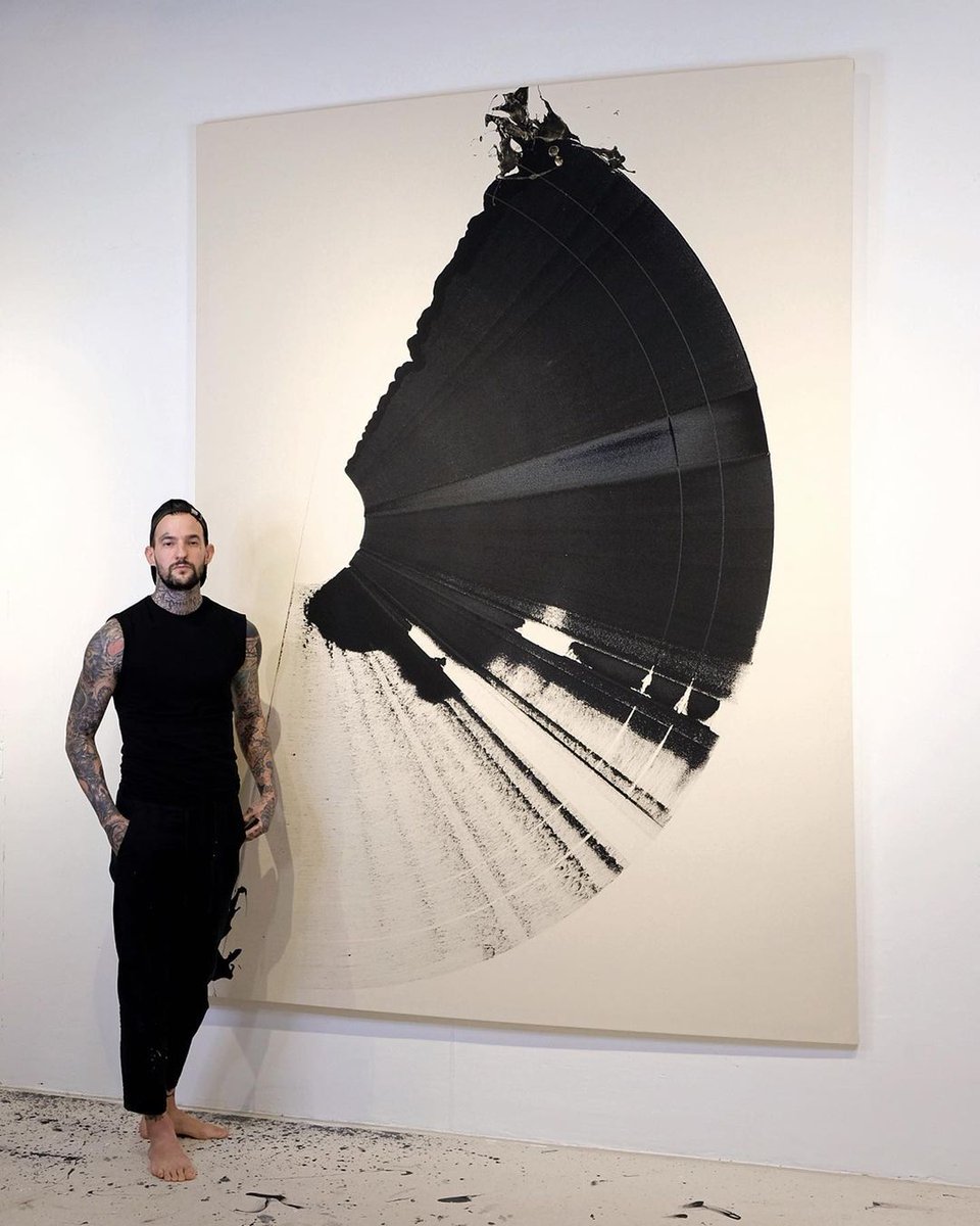 planetluxe's tweet image. La Noche by Spanish/Italian artisti Viani. 
@vianilism Acrylic on raw canvas #ArtLuxe
'His gestural works echo Abstract Expressionism. His work has been exhibited internationally, and is in private collections around the world.'
Source ~ vianilism.com #abstractart