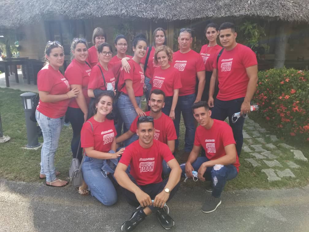 Leosq11's tweet photo. Delegación de jóvenes jueces de Camagüey y Ciego de Ávila #vamos_por_mas. https://t.co/QNlKAQhPSx