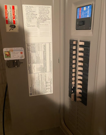 ZidekSamuel's tweet photo. This is the circuit breaker for my house. It allows me to turn off circuits to certain rooms in the house if needed. When all switches are on, energy is directed throughout the house in the form of electricity. #apesenergy @franklinlorax https://t.co/IB8yMLmMSD