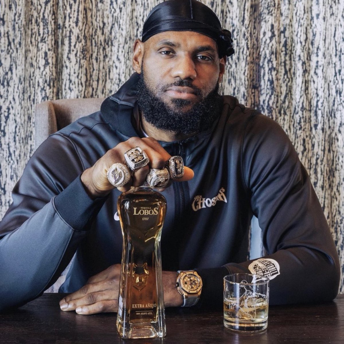 LakeShowYo's tweet photo. no one:

LeBron on IG after Lakers miss playoffs: https://t.co/hIl4hJF3P5