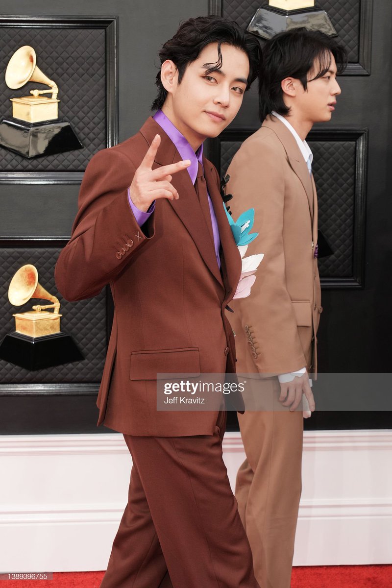 BTSdailyinfo's tweet photo. [PHOTOS] 220404 @BTS_twt 

64th Annual GRAMMY Awards - Arrivals (via gettyimages) 

#BTS #방탄소년단 https://t.co/Clyyb6DXnn